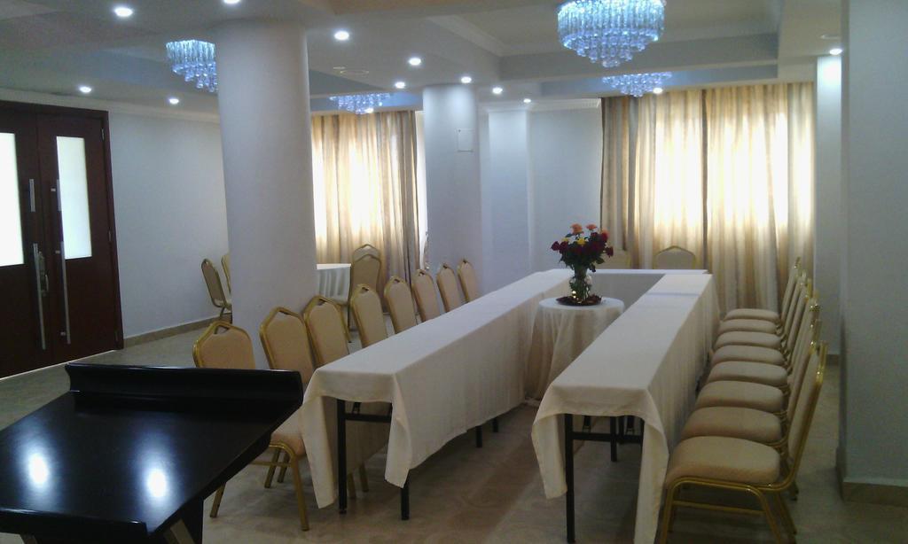 Addissinia Hotel Luaran gambar